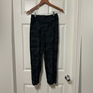 Lululemon adapted state high rise joggers size 4 euc